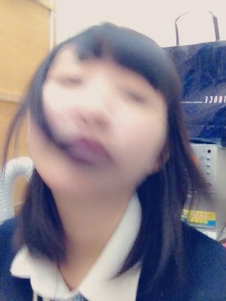 Illustration for article titled Japanese Selfie Trend Will Leave You Shaking Your Head